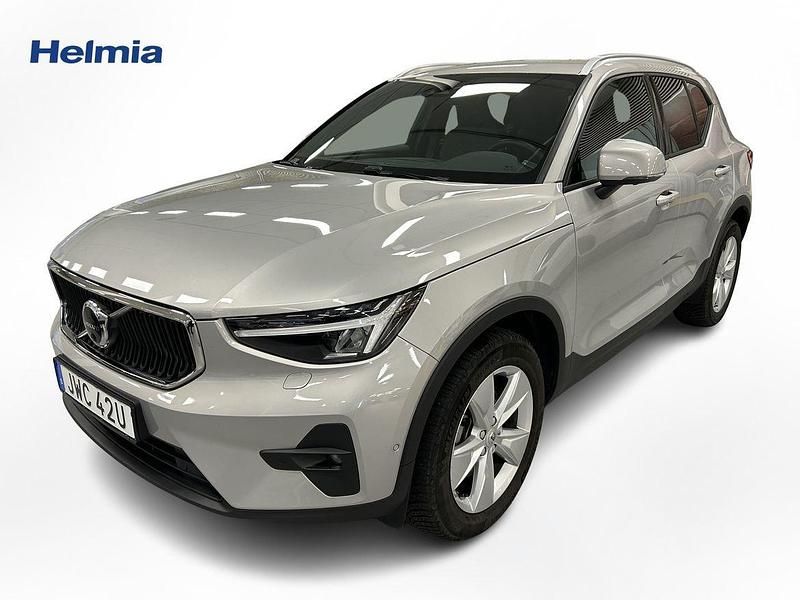 Silver Begagnad 2024 Volvo XC40 Core SUV | 359 900 kr (Marknadspris) - Bild 1/4