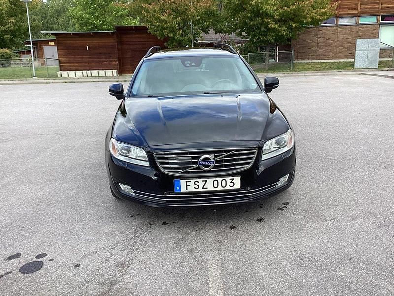 Svart Begagnad 2016 Volvo V70 Momentum Kombi | 109 000 kr (Marknadspris) - Bild 1/4