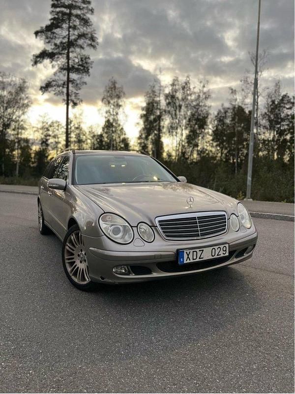 Silver Begagnad 2007 Mercedes E200 Classic Kombi | 40 000 kr (Marknadspris) - Bild 1/4