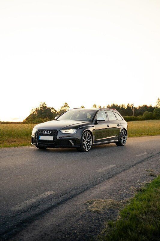 Svart Begagnad 2014 Audi RS4 Exclusive Kombi | 469 900 kr (Marknadspris) - Bild 1/4