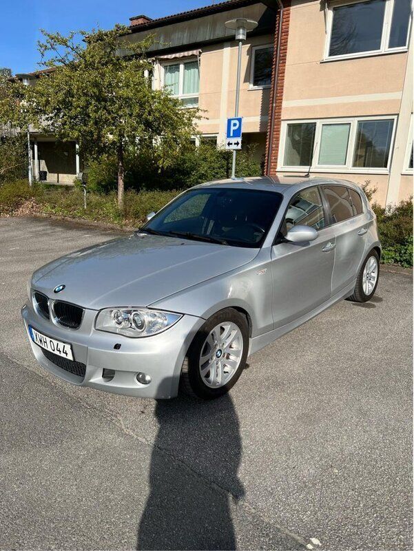 Grå Begagnad 2006 BMW 120 M Sport Halvkombi | 47 000 kr (Bra pris) - Bild 1/4