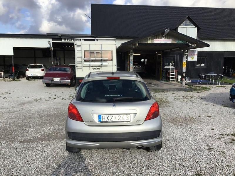Begagnad Peugeot 207 109 HK (80 kW) 2008 Grå Halvkombi