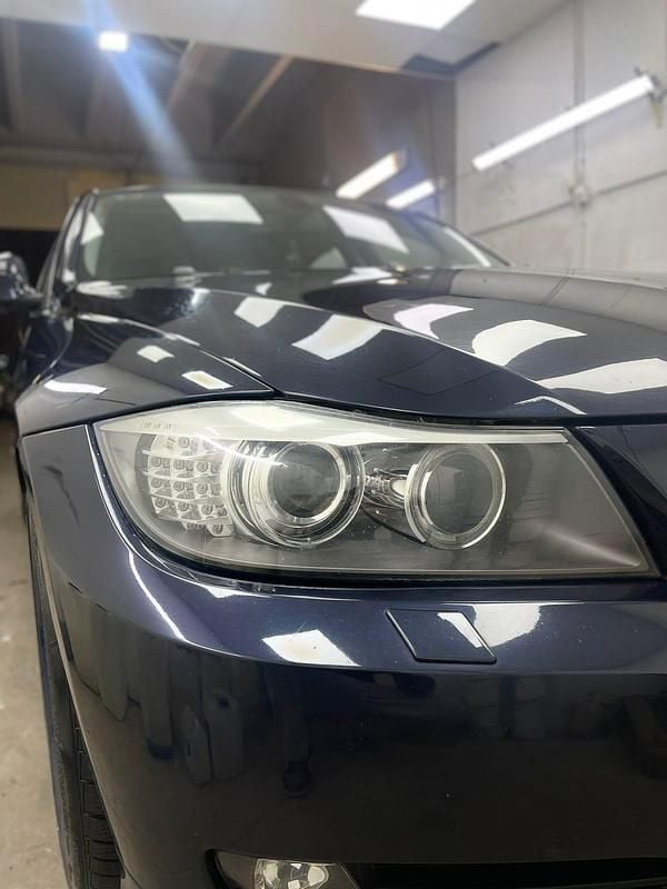 Begagnad BMW 325 218 HK (160 kW) 2009 Sedan