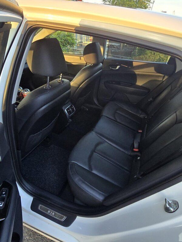 Vit Begagnad 2016 Kia Optima Launch Edition Sedan | 160 000 kr (Marknadspris) - Bild 1/4