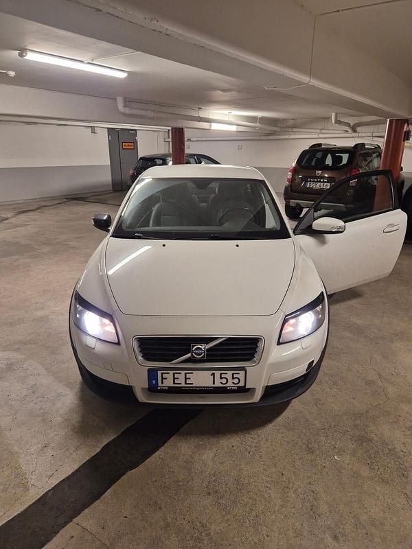 Begagnad 2009 Volvo C30 Halvkombi | 25 000 kr (Bra pris) - Bild 1/4