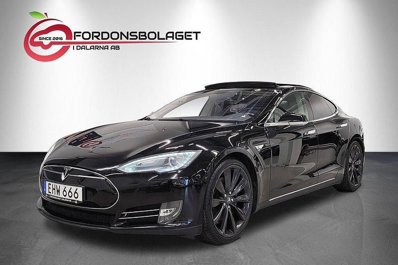 Svart Begagnad 2014 Tesla Model S Sedan | 199 000 kr (Lite dyr) - Bild 1/4