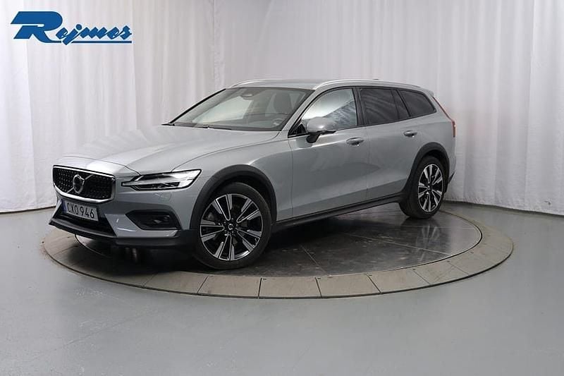 Begagnad 2024 Volvo V60 CC Kombi | 479 900 kr (Dyr) - Bild 1/4
