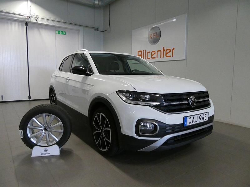 Vit Begagnad 2021 VW T-Cross GT SUV | 219 900 kr (Marknadspris) - Bild 1/4