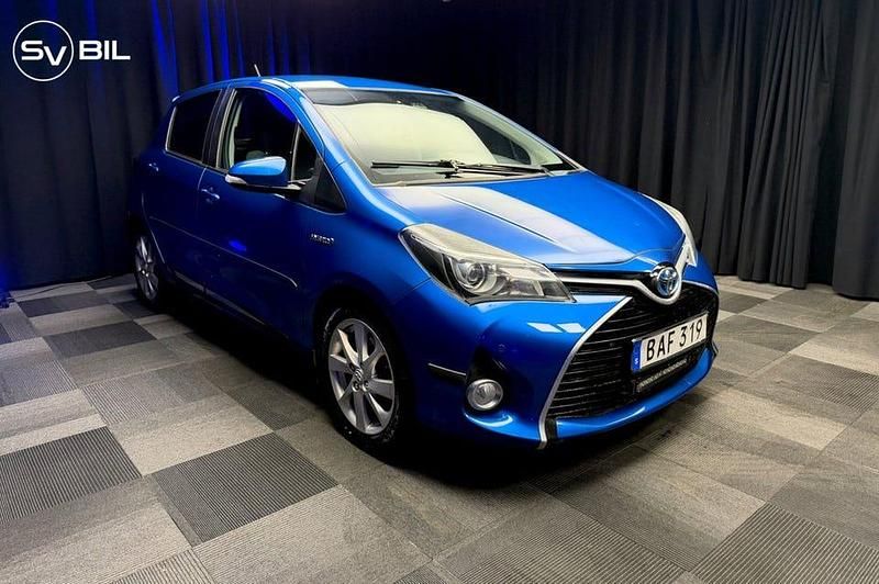 Begagnad Toyota Yaris Hybrid Active 101 HK (74 kW) 2016 Blå