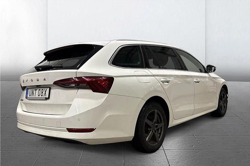 Begagnad Skoda Octavia G-TEC Ambition 131 HK (96 kW) 2023 Vit Kombi