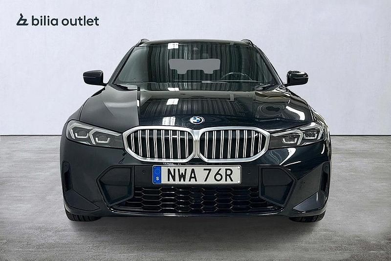 Begagnad BMW 330 M Sport 292 HK (214 kW) 2023 Svart Kombi
