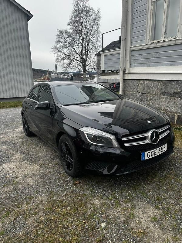 Begagnad 2013 Mercedes A180 Halvkombi | 103 000 kr (Marknadspris) - Bild 1/4