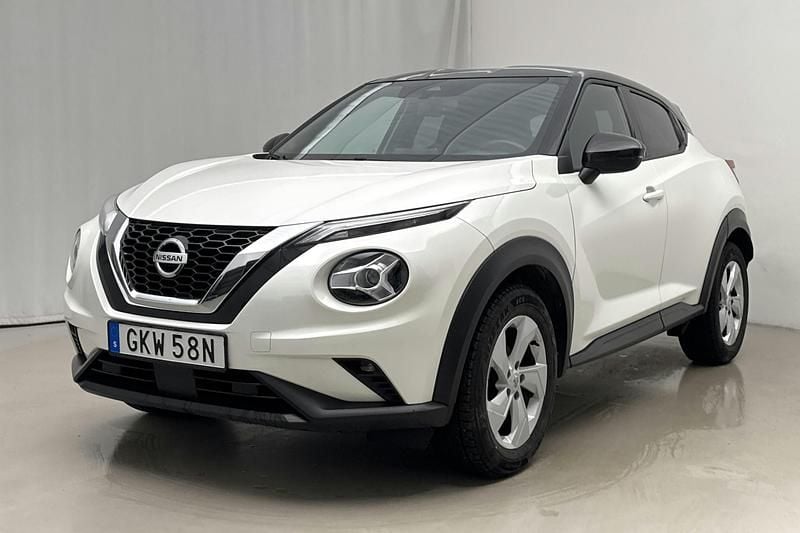 Vit Begagnad 2021 Nissan Juke SUV | 189 900 kr (Marknadspris) - Bild 1/4