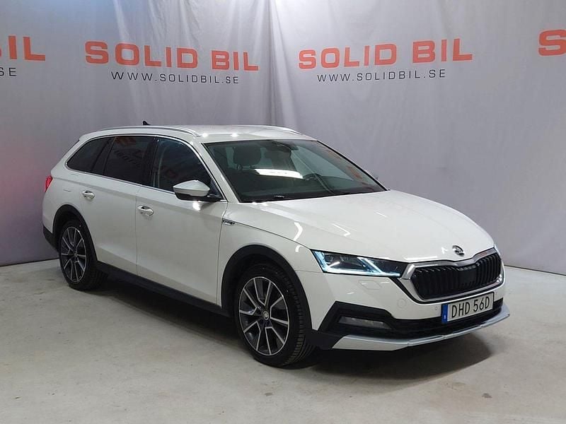 Vit Begagnad 2022 Skoda Octavia Scout Kombi | 259 900 kr (Lite dyr) - Bild 1/4