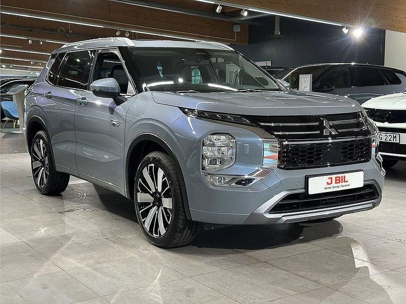 Grå Begagnad 2025 Mitsubishi Outlander P-HEV Instyle SUV | 599 900 kr (Dyr) - Bild 1/4