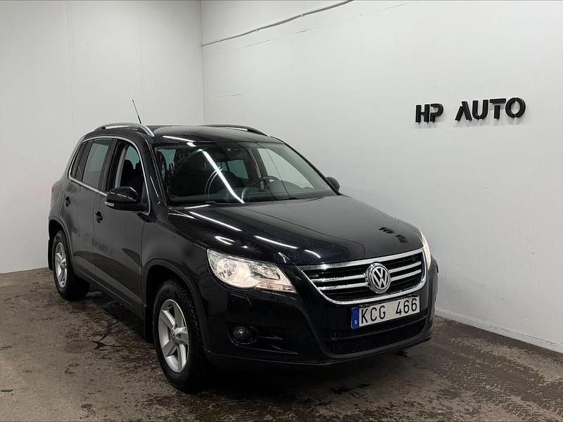 Svart Begagnad 2009 VW Tiguan Sport SUV | 69 900 kr (Bra pris) - Bild 1/4