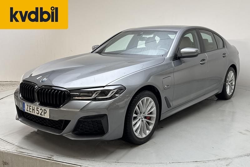 Begagnad BMW 545 M Sport 394 HK (289 kW) 2023 Grå Sedan