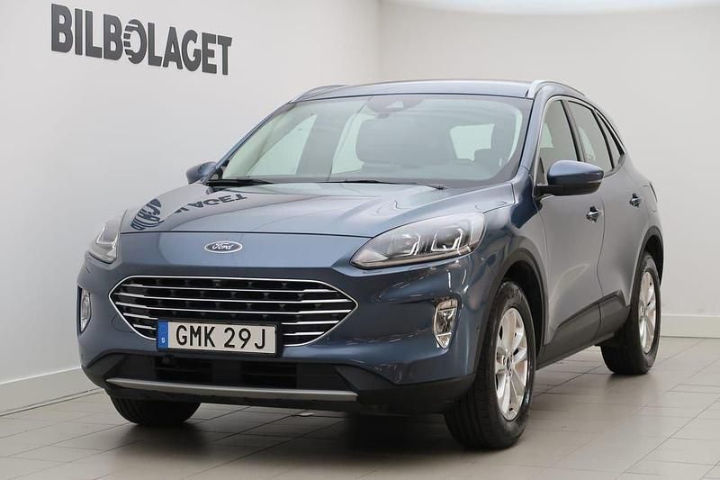 Blå Begagnad 2022 Ford Kuga Titanium SUV | 224 800 kr (Marknadspris) - Bild 1/4