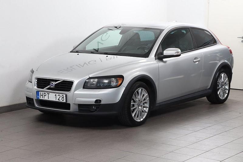 Ljusgrå Begagnad 2008 Volvo C30 Summum Halvkombi | 39 900 kr (Marknadspris) - Bild 1/4