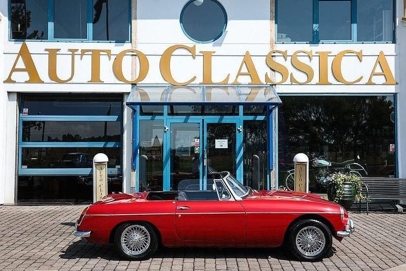 Röd Begagnad 1964 MG B Cab | 249 000 kr - Bild 1/4