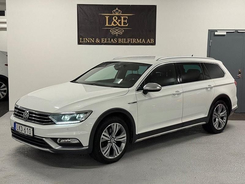 Vit Begagnad 2017 VW Passat Kombi | 159 900 kr (Marknadspris) - Bild 1/4
