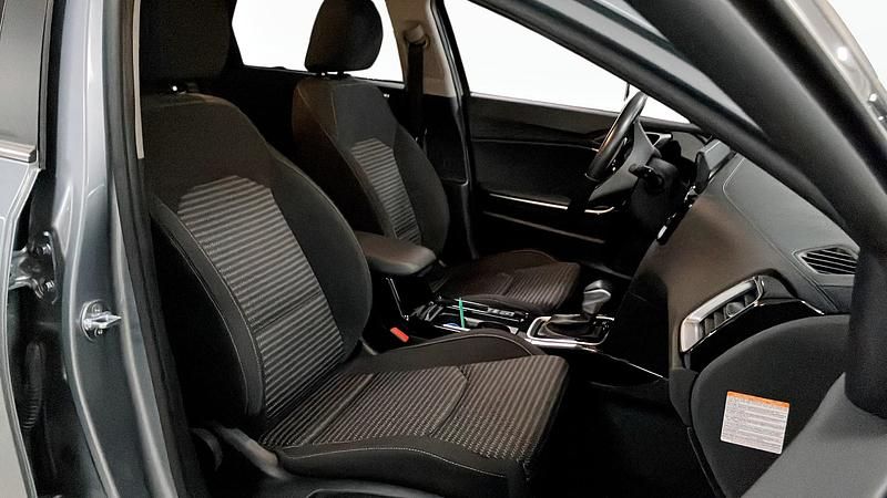 Begagnad Kia Ceed Sportswagon Advance 105 HK (77 kW) 2024 Grå Kombi