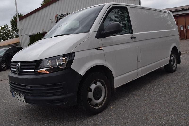 Vit Begagnad 2016 VW T6 Van | 189 900 kr (Bra pris) - Bild 1/4