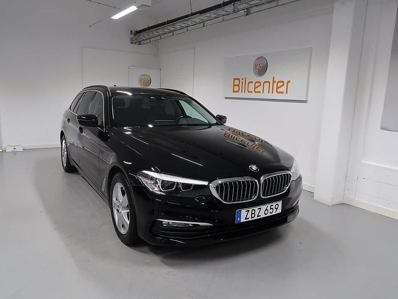 Svart Begagnad 2017 BMW 520 Kombi | 249 900 kr (Lite dyr) - Bild 1/3