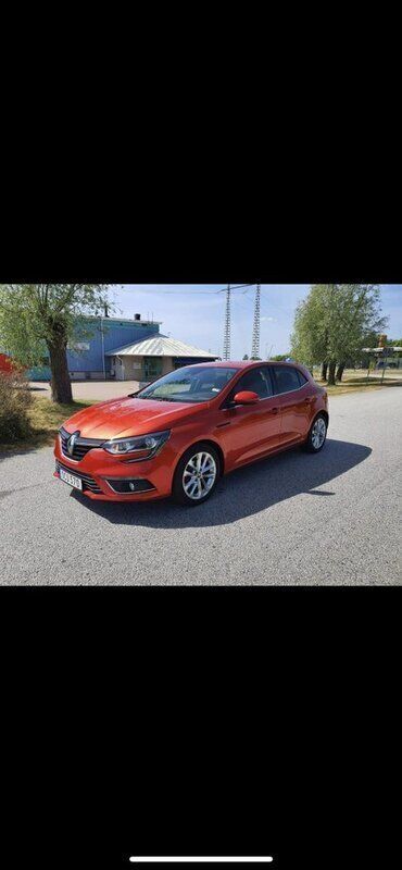Röd Begagnad 2016 Renault Mégane III Halvkombi | 99 000 kr - Bild 1/4