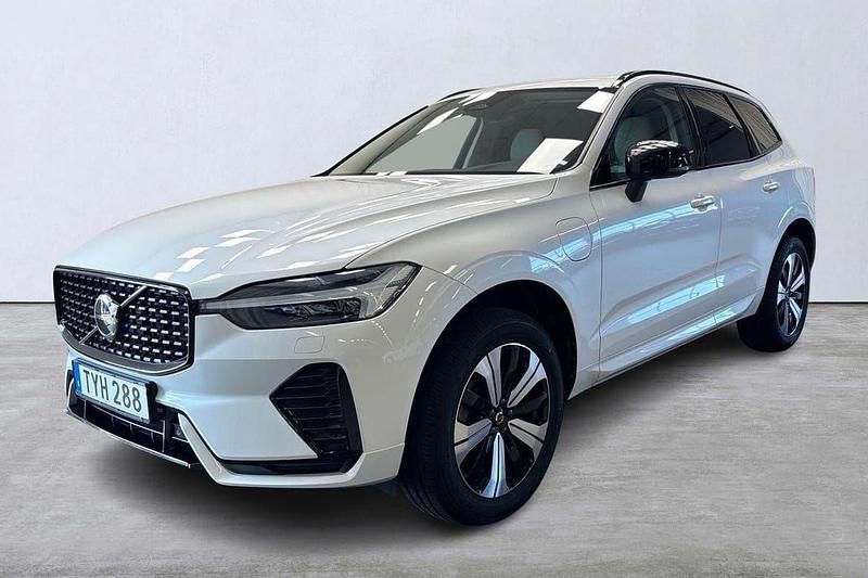 Vit Begagnad 2022 Volvo XC60 Plus SUV | 479 800 kr (Dyr) - Bild 1/4