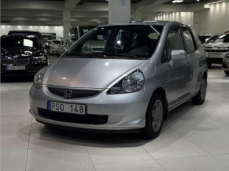 Silver Begagnad 2007 Honda Jazz Halvkombi | 49 900 kr (Dyr) - Bild 1/4