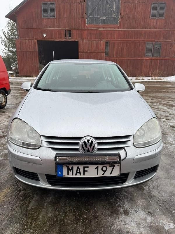 Begagnad VW Golf V 102 HK (75 kW) 2007