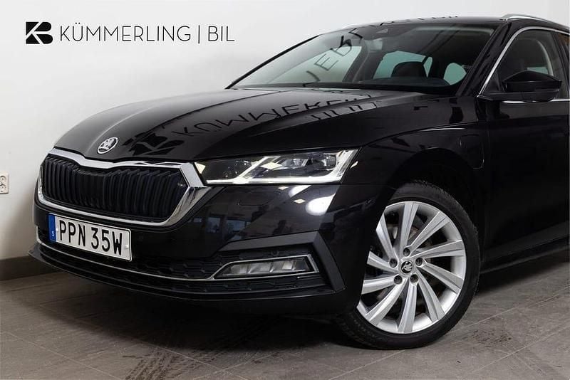 Begagnad Skoda Octavia Style 207 HK (152 kW) 2021 Svart Kombi