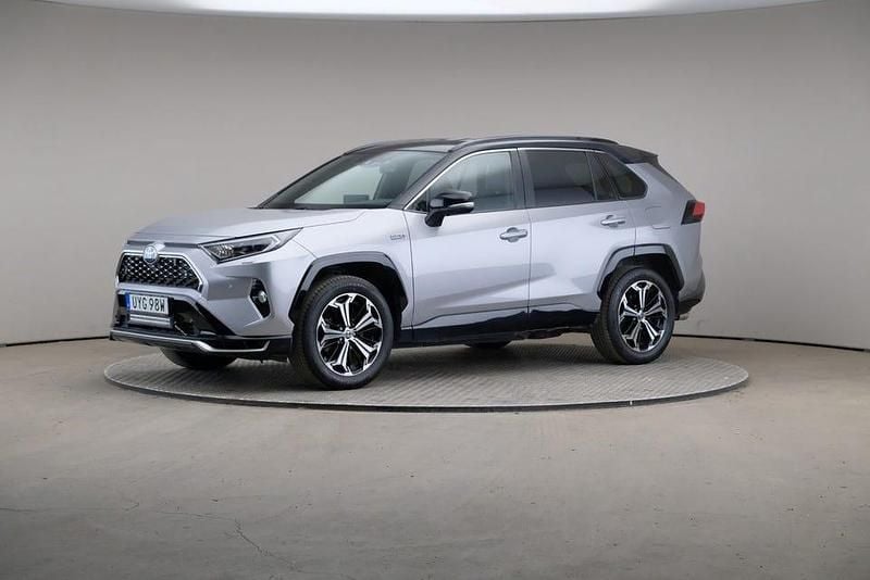 Silver metallic (grå metallisk) Begagnad 2020 Toyota RAV4 Style SUV | 345 000 kr - Bild 1/4