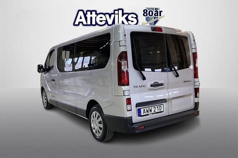 Begagnad Renault Trafic 121 HK (88 kW) 2019 Silver Minibuss