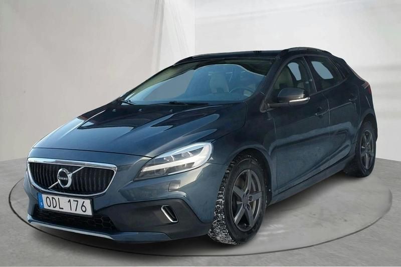 Mörkblå Begagnad 2017 Volvo V40 CC Kombi | 119 000 kr (Bra pris) - Bild 1/4