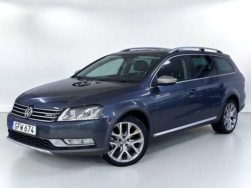 Grå Begagnad 2014 VW Passat Alltrack Kombi | 89 900 kr (Marknadspris) - Bild 1/4