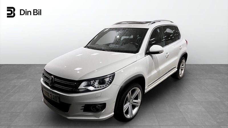Vit Begagnad 2015 VW Tiguan R-line SUV | 179 900 kr (Superpris) - Bild 1/4