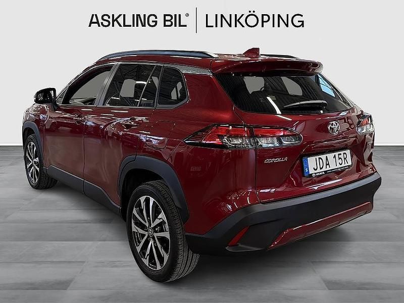 Begagnad Toyota Corolla Cross Style 140 HK (102 kW) 2024 Röd SUV