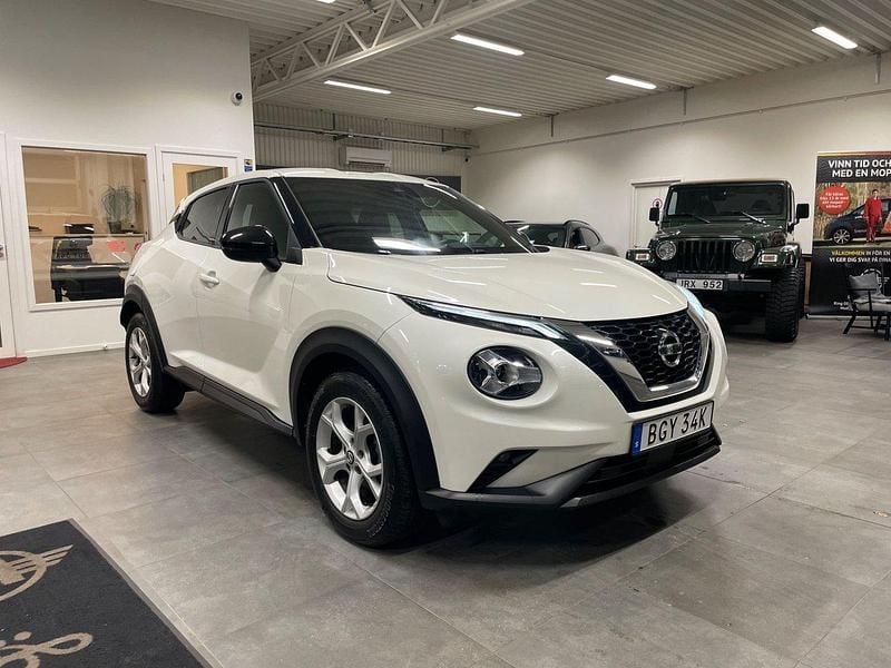 Vit Begagnad 2022 Nissan Juke SUV | 179 900 kr (Bra pris) - Bild 1/4