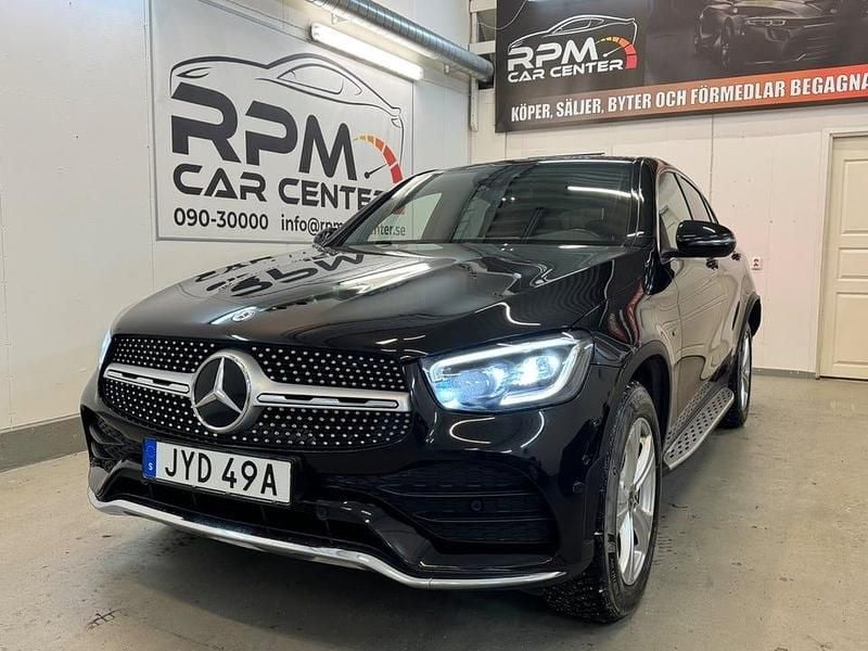 Svart Begagnad 2021 Mercedes GLC300 AMG line Sportkupé | 449 900 kr (Bra pris) - Bild 1/4
