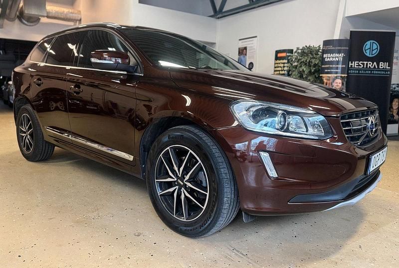 Brun Begagnad 2016 Volvo XC60 Standard SUV | 224 900 kr (Lite dyr) - Bild 1/4