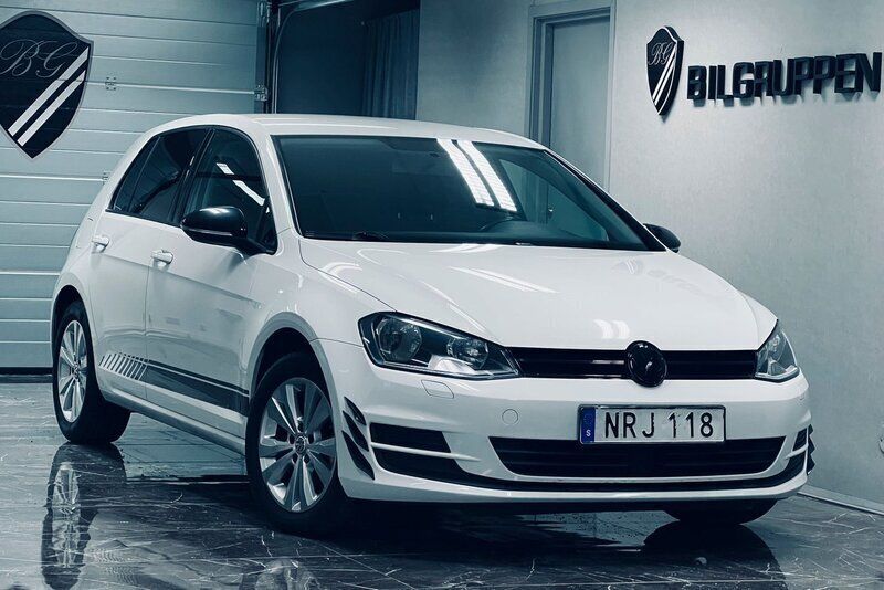 Vit Begagnad 2015 VW Golf VII GTI Halvkombi | 139 900 kr (Lite dyr) - Bild 1/4