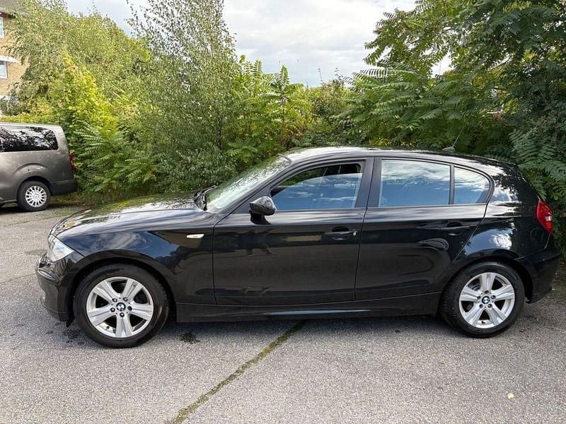 Svart Begagnad 2008 BMW 116 Advantage Halvkombi | 69 900 kr (Lite dyr) - Bild 1/4