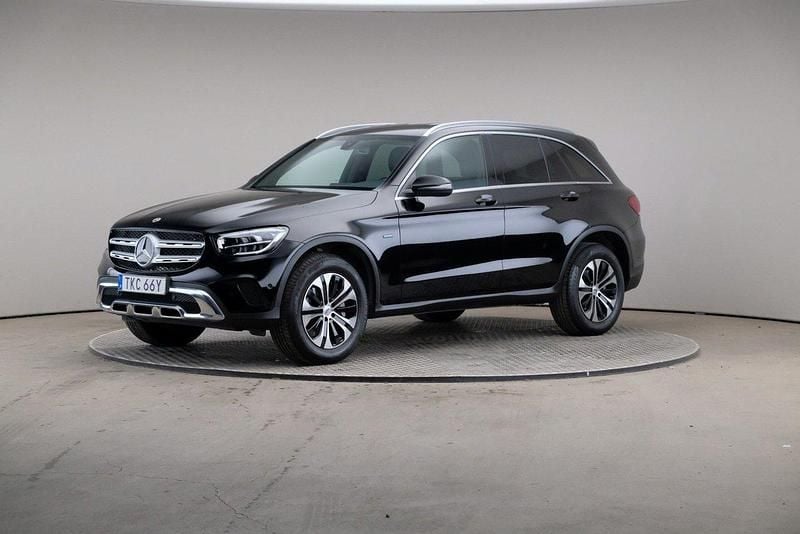Svart Begagnad 2021 Mercedes GLC300e Edition SUV | 389 000 kr (Superpris) - Bild 1/4