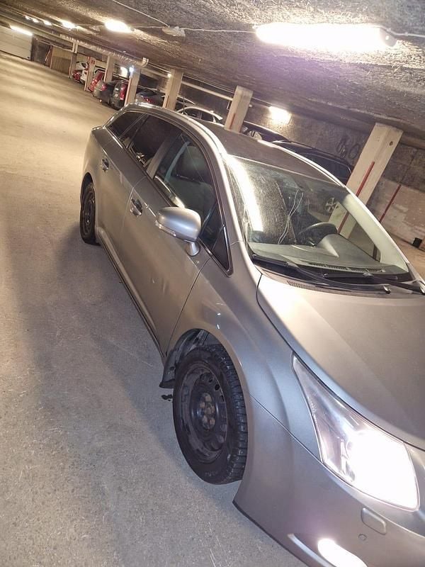 Begagnad Toyota Avensis Multidrive S 147 HK (108 kW) 2009 Kombi