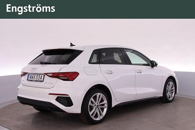 Begagnad Audi A3 Sportback e-tron S-Line 150 HK (110 kW) 2021 Vit Halvkombi