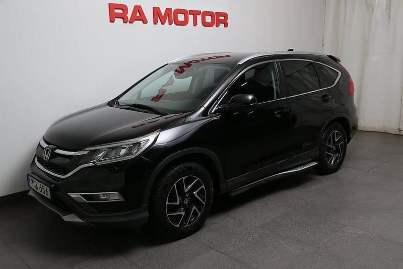 Crystal black p. Begagnad 2016 Honda CR-V Elegance Plus SUV | 169 900 kr (Marknadspris) - Bild 1/2