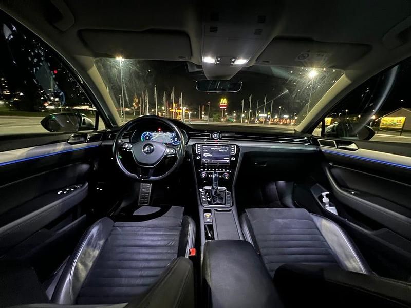 Begagnad VW Passat GTE 218 HK (160 kW) 2017 Kombi