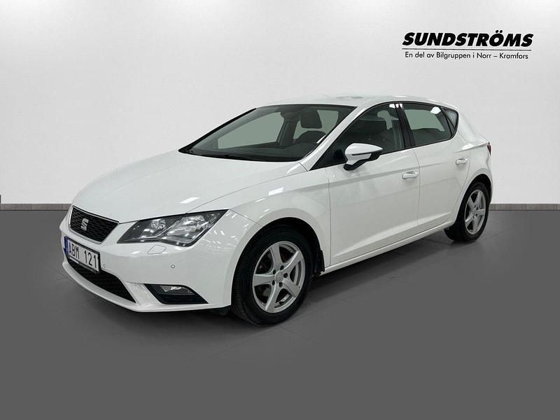 Vit Begagnad 2013 Seat Leon Style Halvkombi | 89 900 kr (Marknadspris) - Bild 1/4